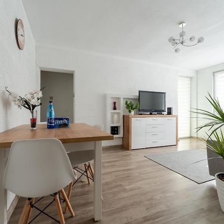 Apartament Gold - 2 Osobne Sypialnie Z Balkonem - Spaceapart Jelenia Góra Kültér fotó