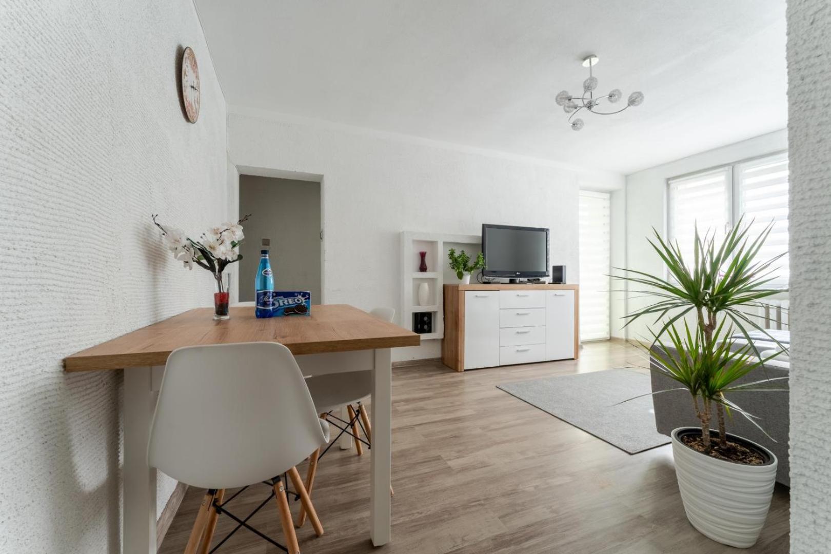 Apartament Gold - 2 Osobne Sypialnie Z Balkonem - Spaceapart Jelenia Góra Kültér fotó