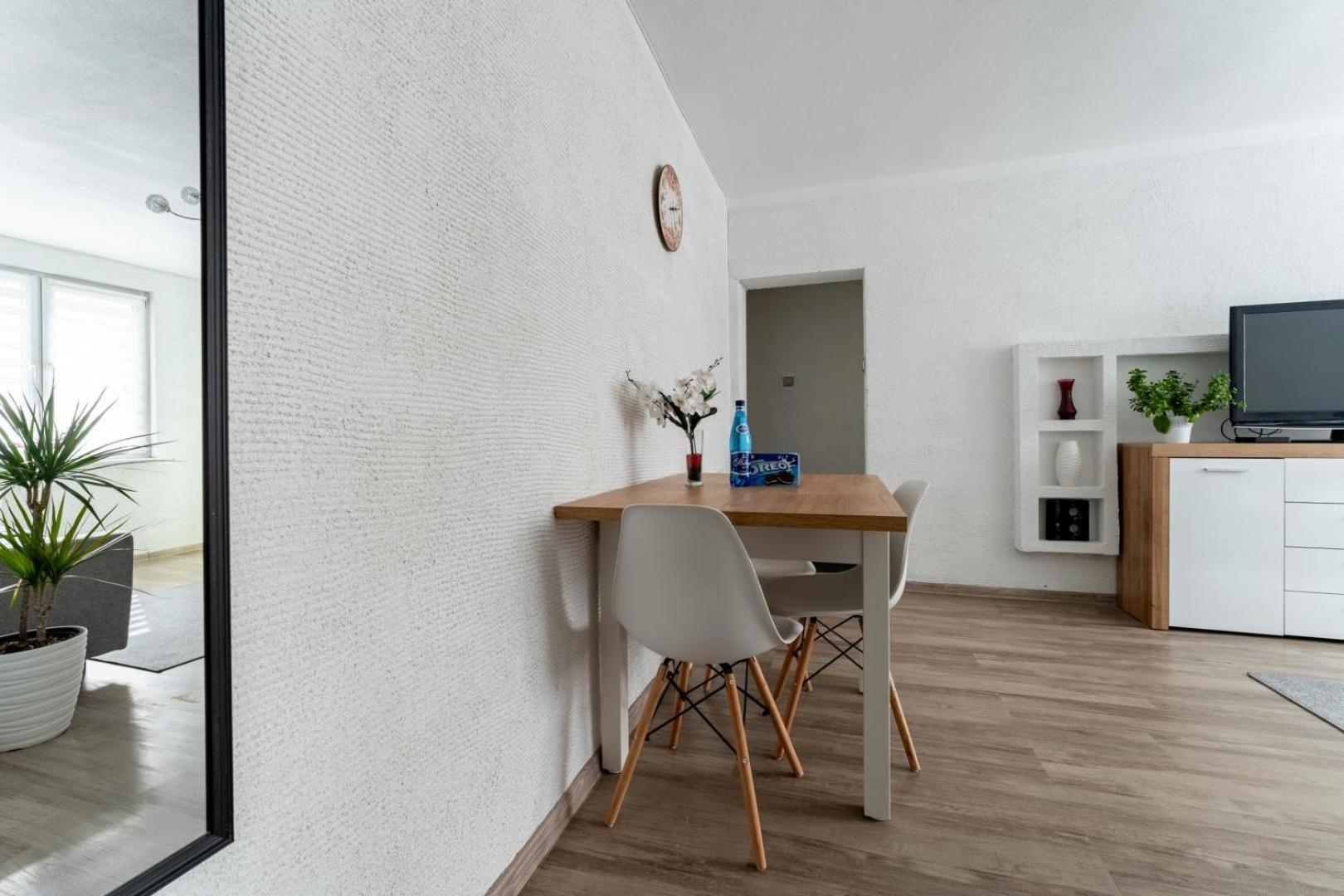 Apartament Gold - 2 Osobne Sypialnie Z Balkonem - Spaceapart Jelenia Góra Kültér fotó