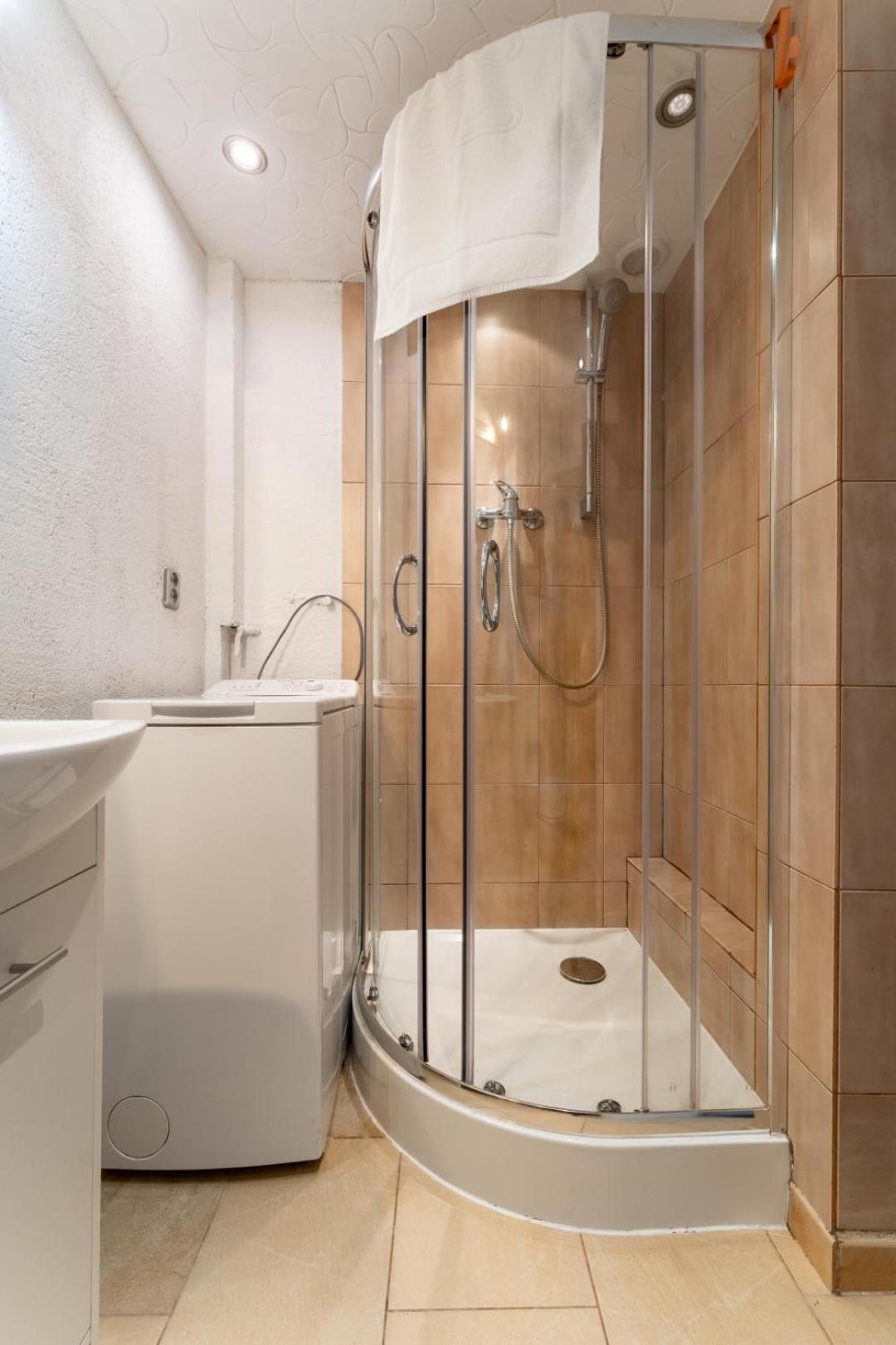 Apartament Gold - 2 Osobne Sypialnie Z Balkonem - Spaceapart Jelenia Góra Kültér fotó