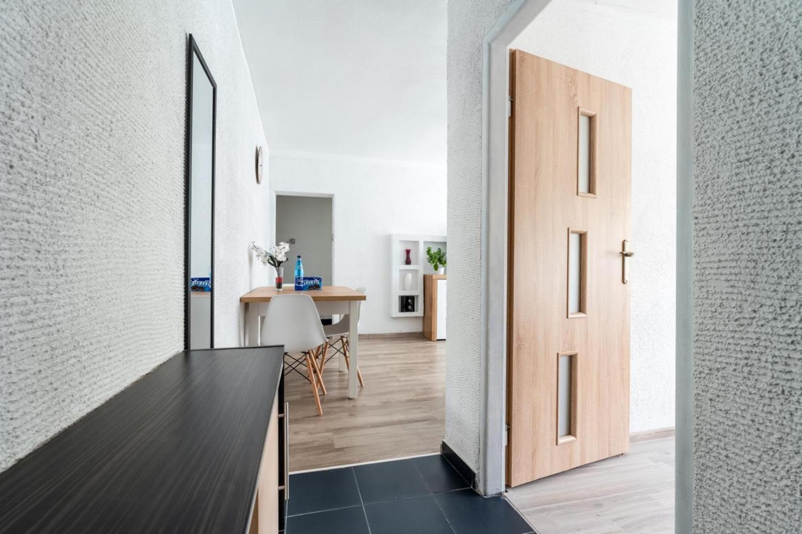 Apartament Gold - 2 Osobne Sypialnie Z Balkonem - Spaceapart Jelenia Góra Kültér fotó